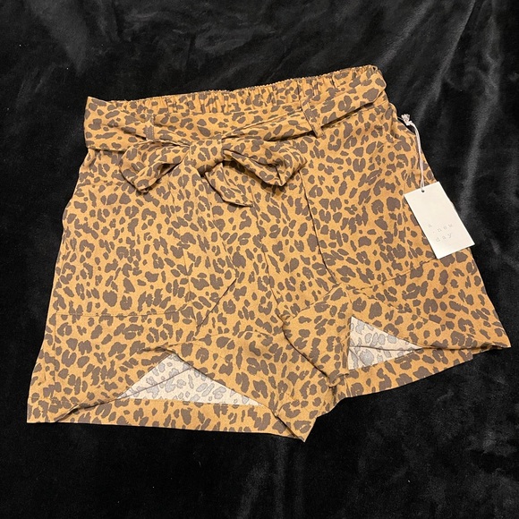 Super cute shorts - Picture 1 of 4